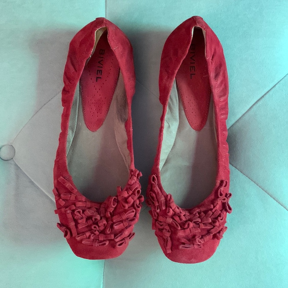 NWOT Bivel red flats (size 41)